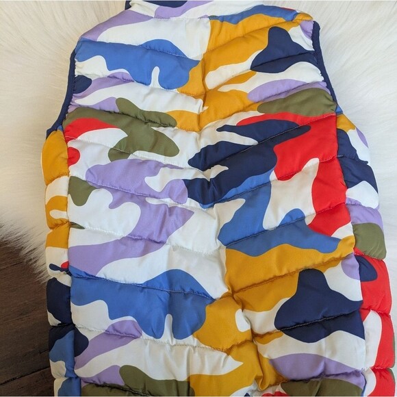 Mini Boden Water Resistant Puffer Vest Colorful Camouflage 6-7 Years - Picture 5 of 5